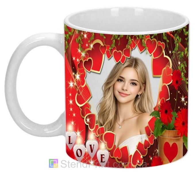 Горнятко з фото з серцями та написом LOVE романтичний яскравий подарунок замовити