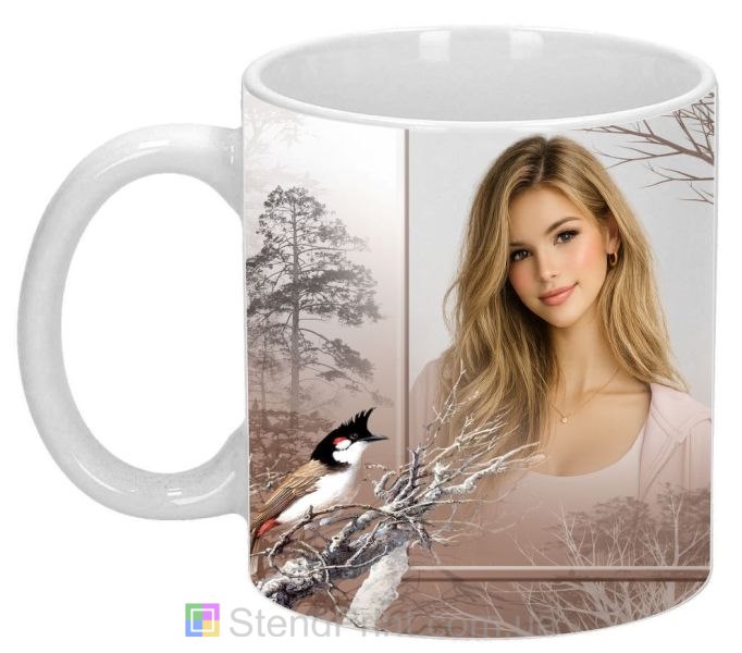 Чашка з фото туманний ліс, пташка на гілці, природа — замовити