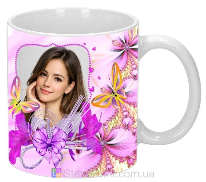 Кружка з фото для дівчини — романтичний рожевий подарунок із метеликами, замовити