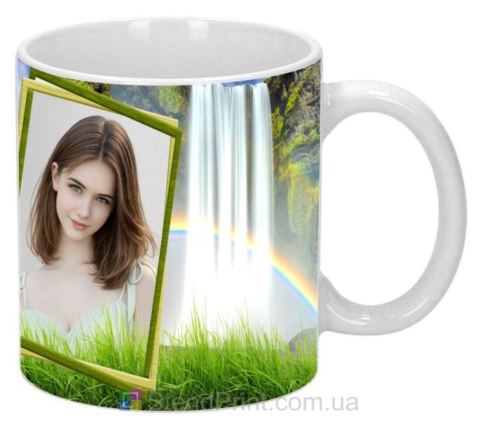 Чашка з фото в рамці водоспаду та гір, природа — замовити