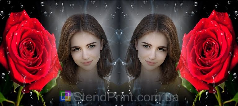 Чашка з фото червона троянда на чорному фоні