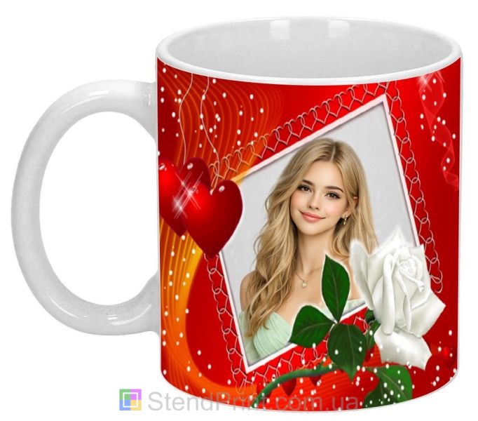Горнятко з фото для коханої з білою трояндою та серцем яскравий подарунок замовити